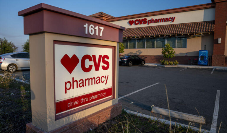 Descubra como economizar milhões com o acordo histórico entre CVS e clientes!